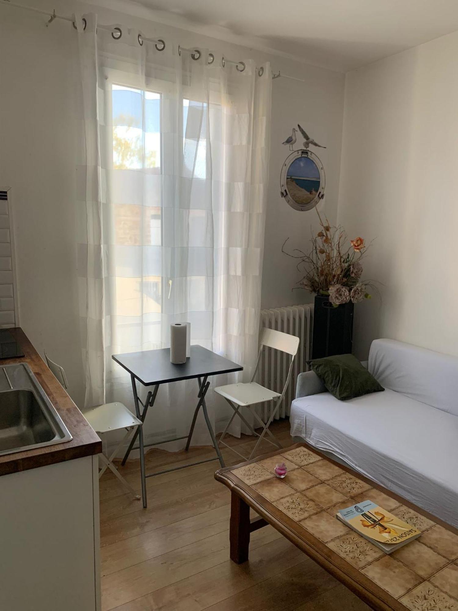 3 Hebergements - Au 1Er Etage 1 Appartement 2 Pieces Et Au 2Eme Etage Un Logement De 2 Chambres Louees Separement Avec Coin Cuisine Et Toilettes A Partager- Dans Pavillon Au Pied Du Rer B A 5 Minutes De Paris Et 30 Mn Stade De France Cachan Dış mekan fotoğraf